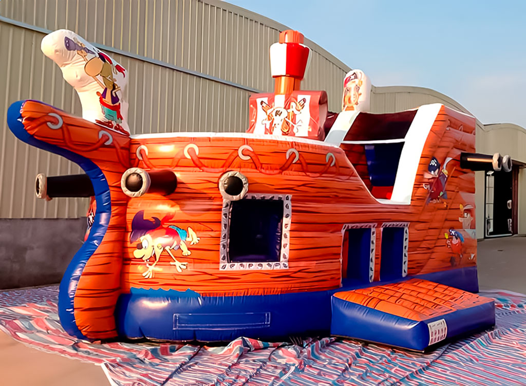 Tobogán Barco Pirata · Jocsair Hinchables Barcelona