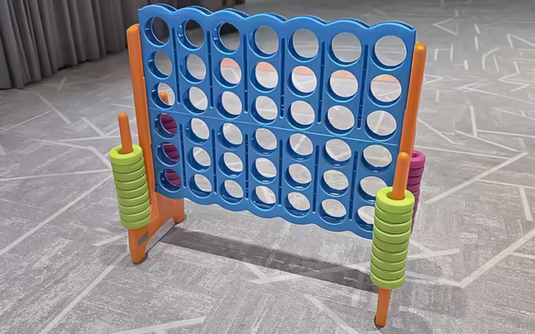 4 en Raya Gigante Barcelona · Jocsair Hinchables